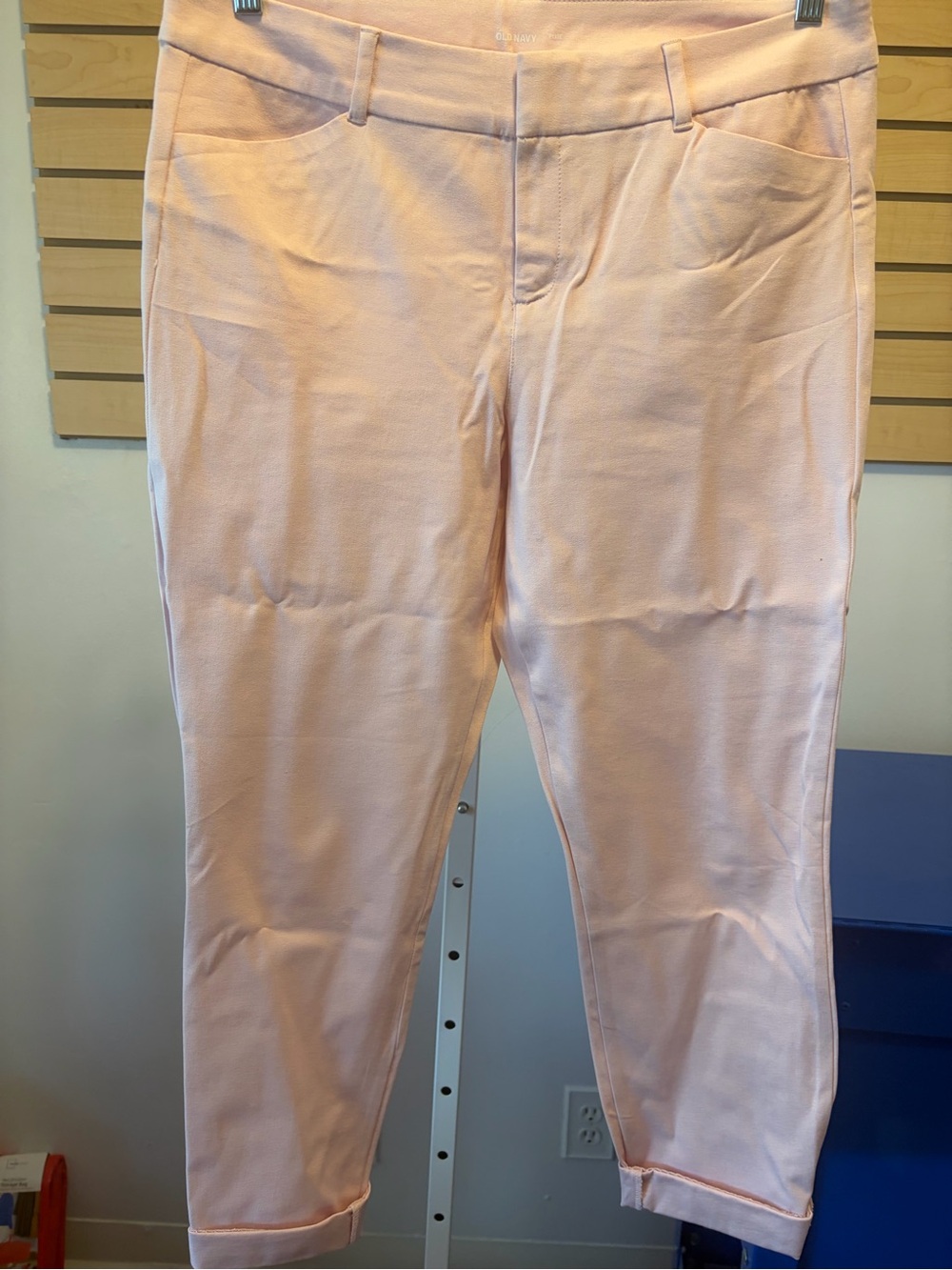 Old Navy Peach Cropped Skinny Pants